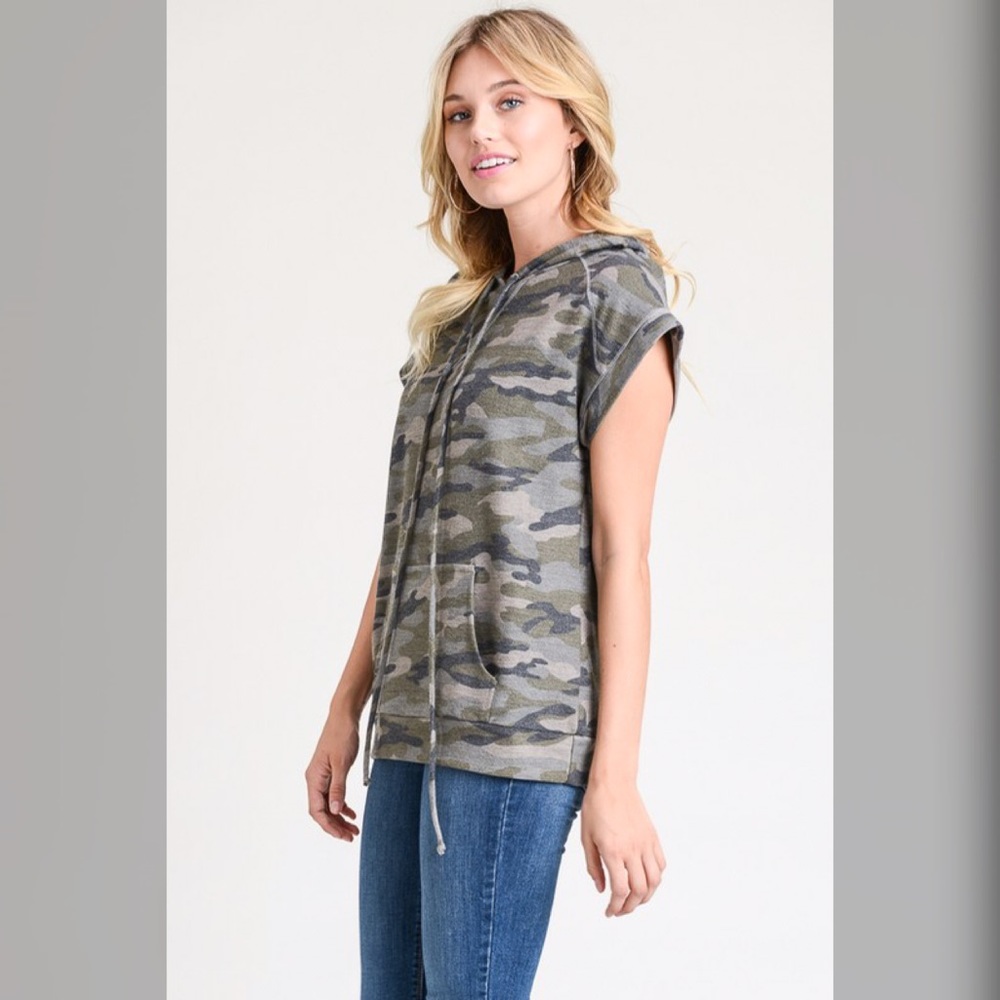 LAST 2!! 💕French Terry Camo Cap Sleeve Hoodie💕😊 - Picture 4 of 4
